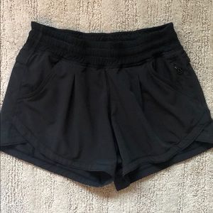 Lulu shorts